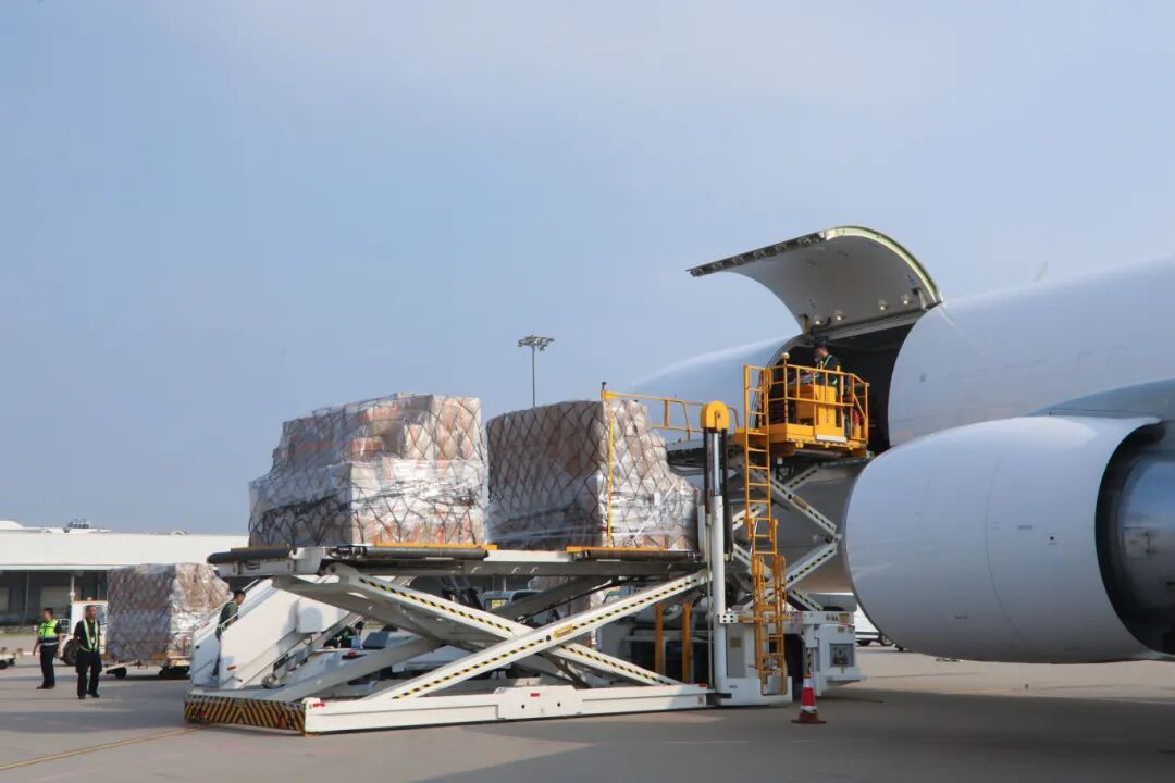 西安咸阳国际机场货邮吞吐量突破32万吨